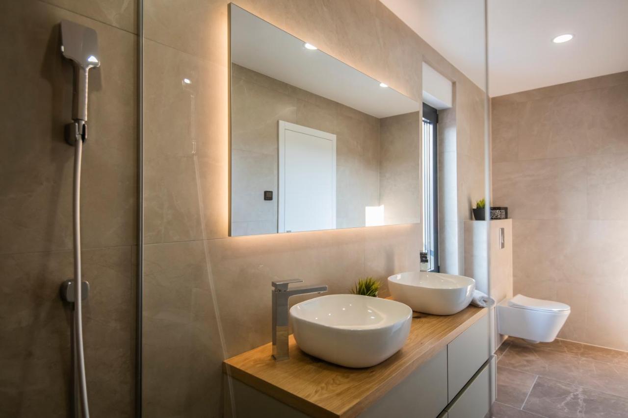 Apartment Magna Luxury Murter